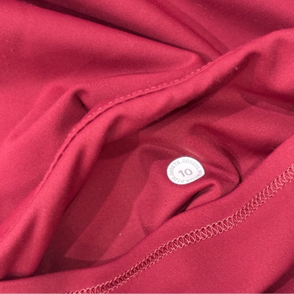 Used lululemon sz 10 Maroon/red Athletic Leggings pockets love! - Picture 3 of 3